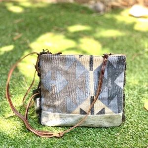 Myra crossbody